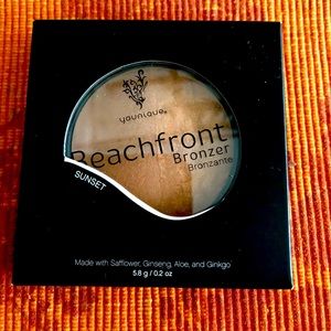 Younique “Sunset” bronzer.New double shade.